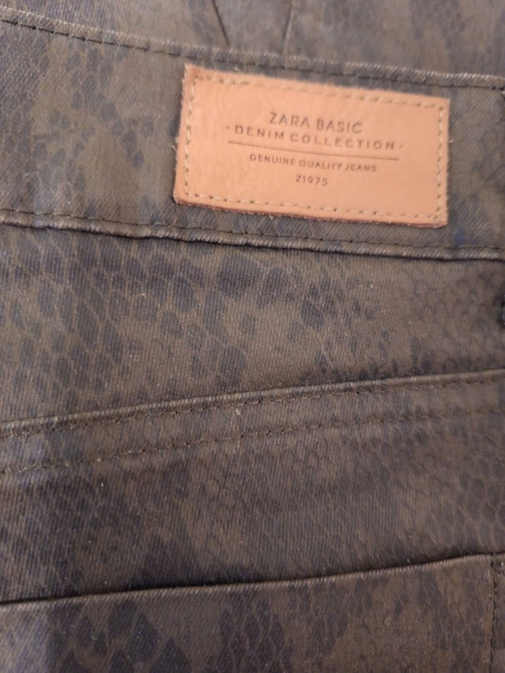 Zara Black Denim Jeans with Subtle Leopard Wash
